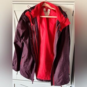 Wind River, maroon outer shell jacket, great condition